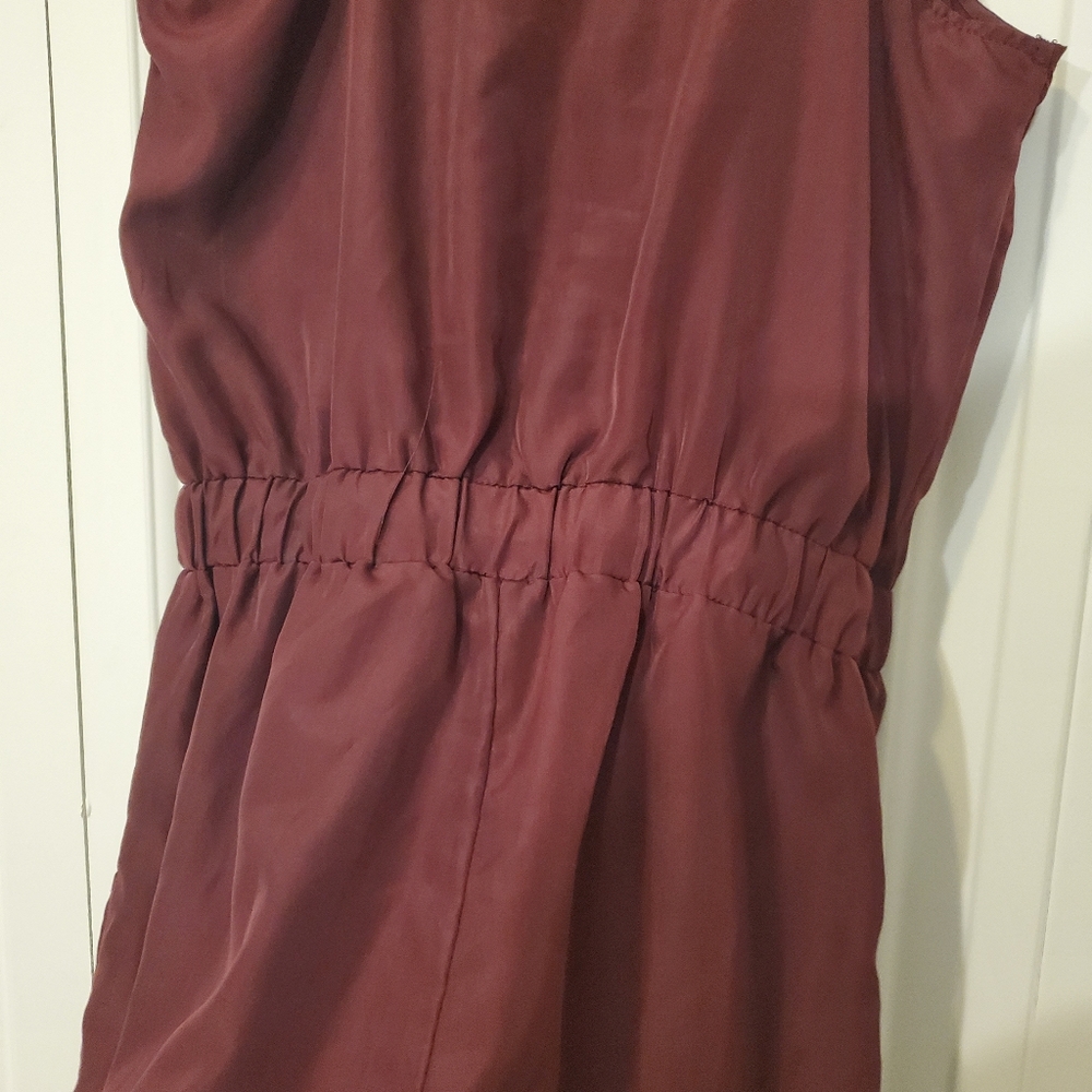 Collared button down romper.🍒 - Picture 10 of 10